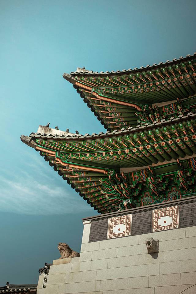Gyeongbokgung Palace courtyard and traditional architecture